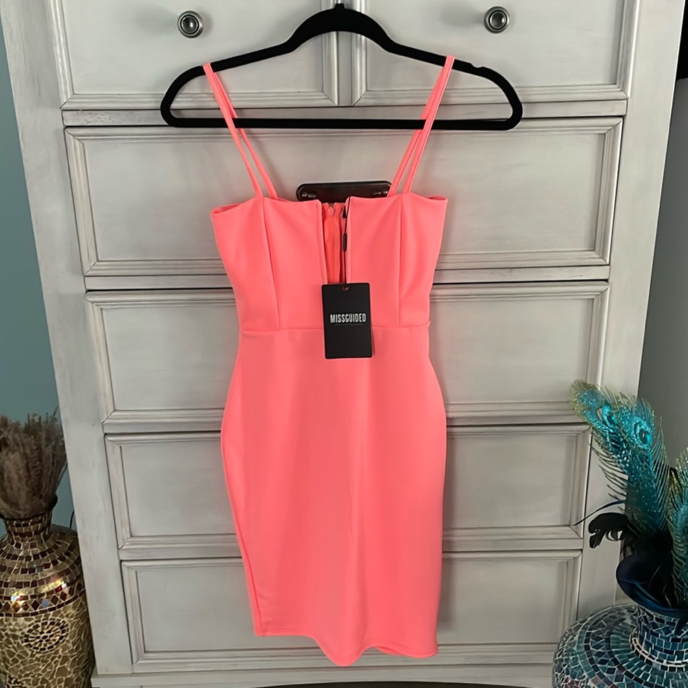 Women’s body con misguided, size 2 coral dress NWT